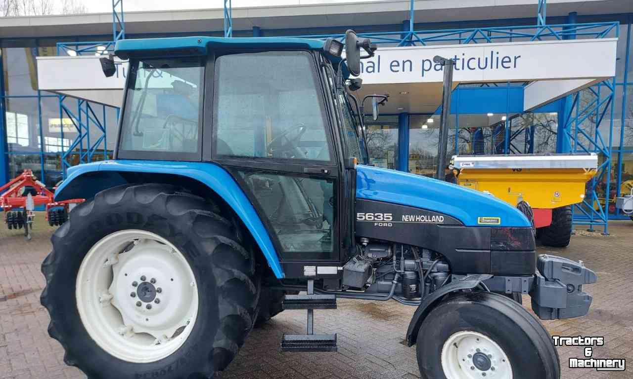 Tracteurs New Holland 5635 2WD Tractor