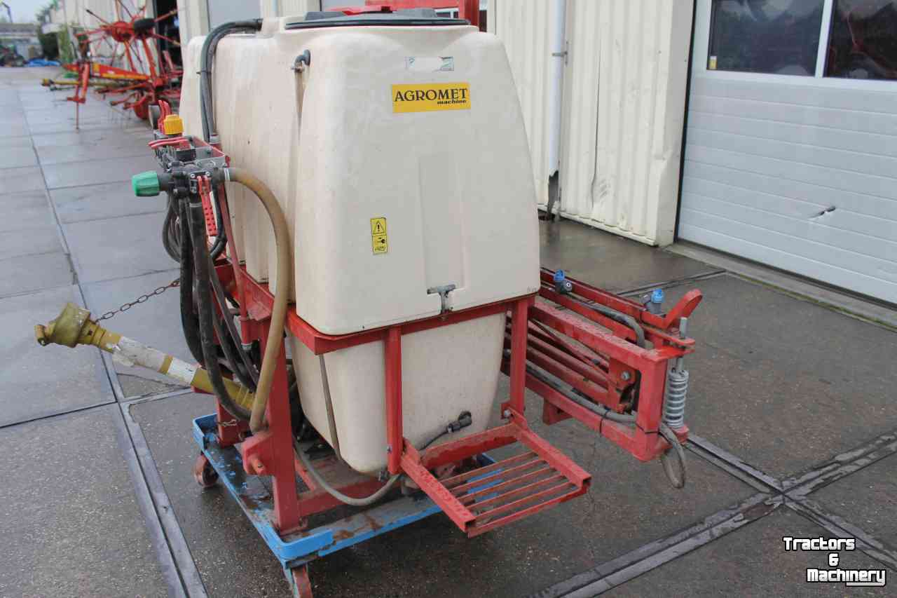 Pulvérisateur porté Agromet 600/10 veldspuit landbouwspuit 600 liter tank 10 meter spuitboom