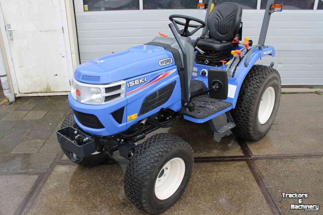 Tracteur pour horticulture Iseki TM3217H hydrostaat DEMO tuinbouwtrekker tractor gazonbanden