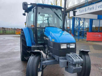 Tracteurs New Holland 5635 2WD Tractor