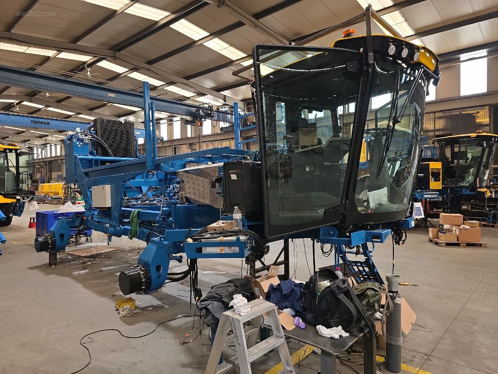 Auction of Delvano sprayers, spares and tools