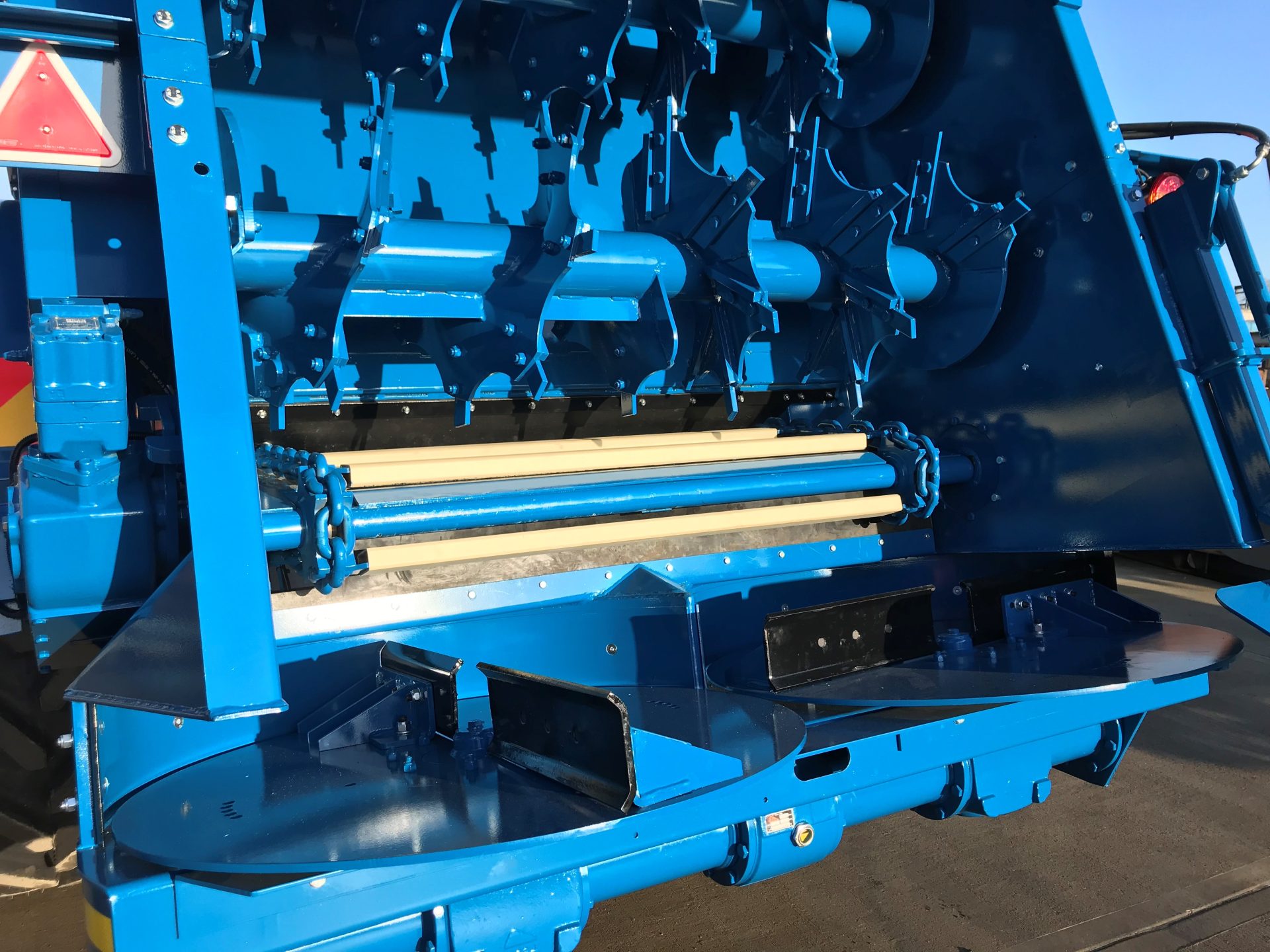 Bunning increases output for smaller Lowlander spreaders