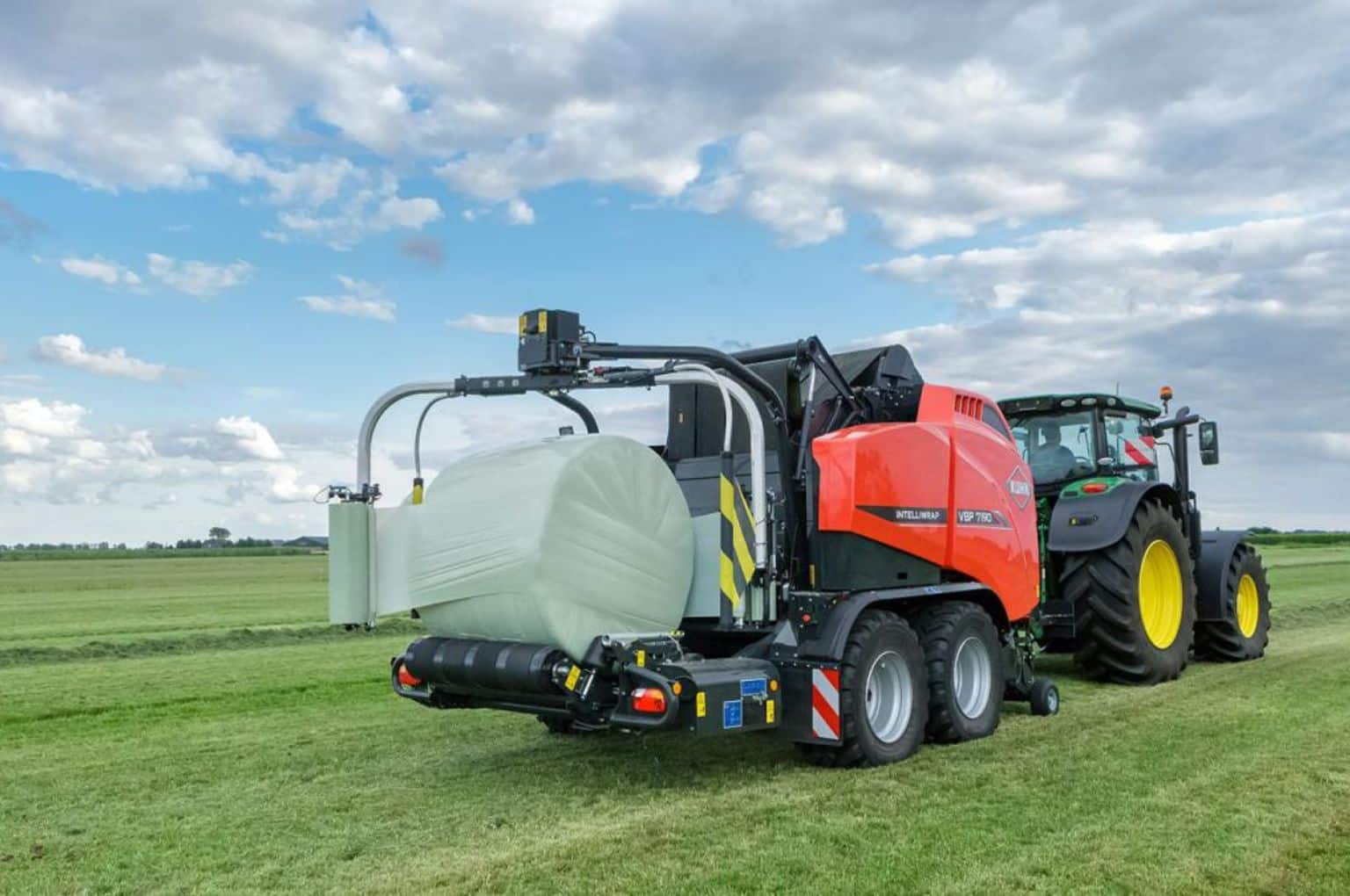 Kuhn introduces VBP 7100 baler-wrapper