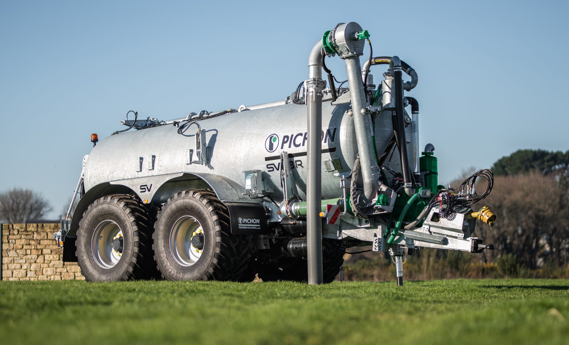 New twin-axle Pichon slurry tankers