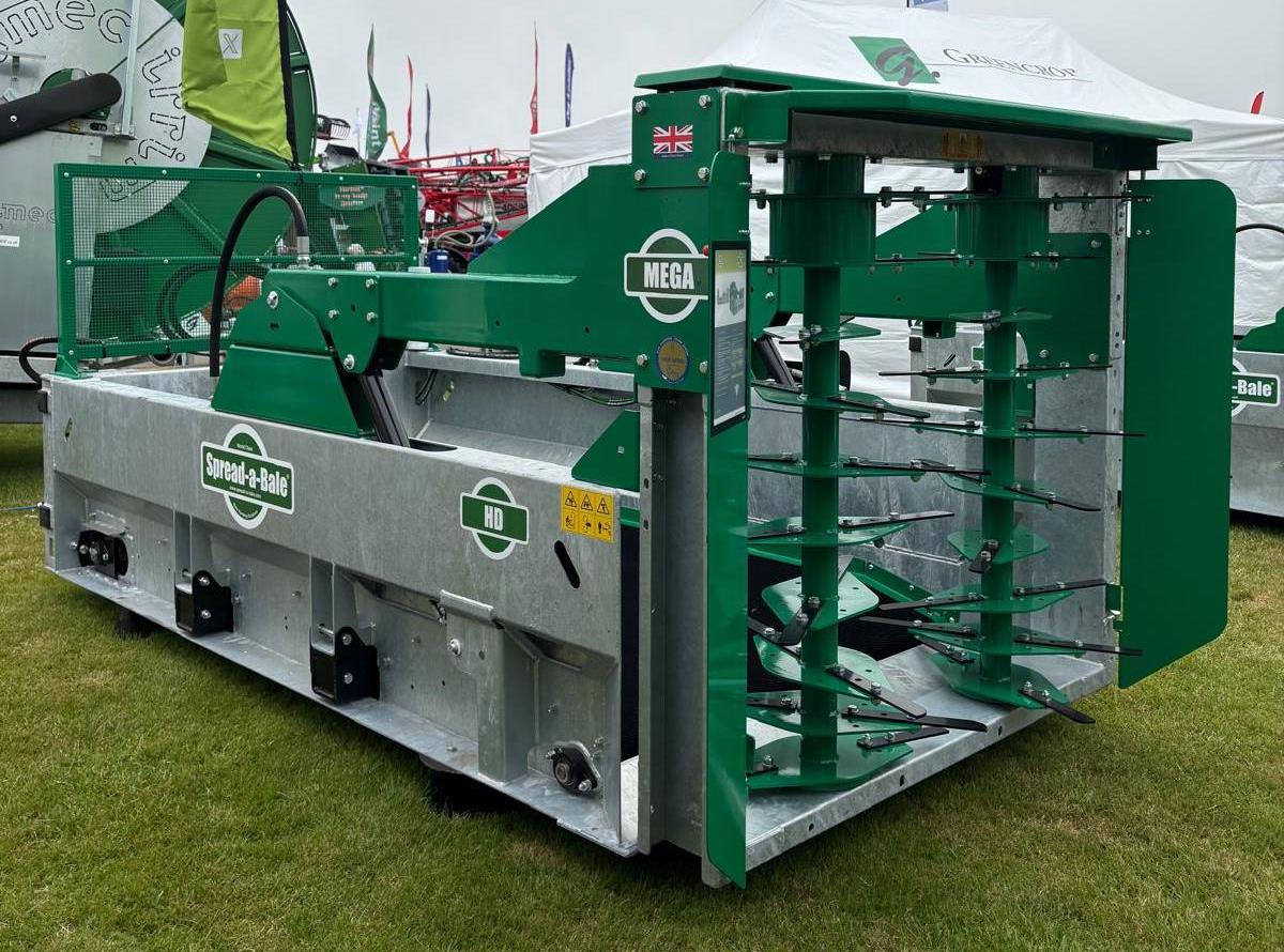 Spread-a-Bale Mega straw spreader