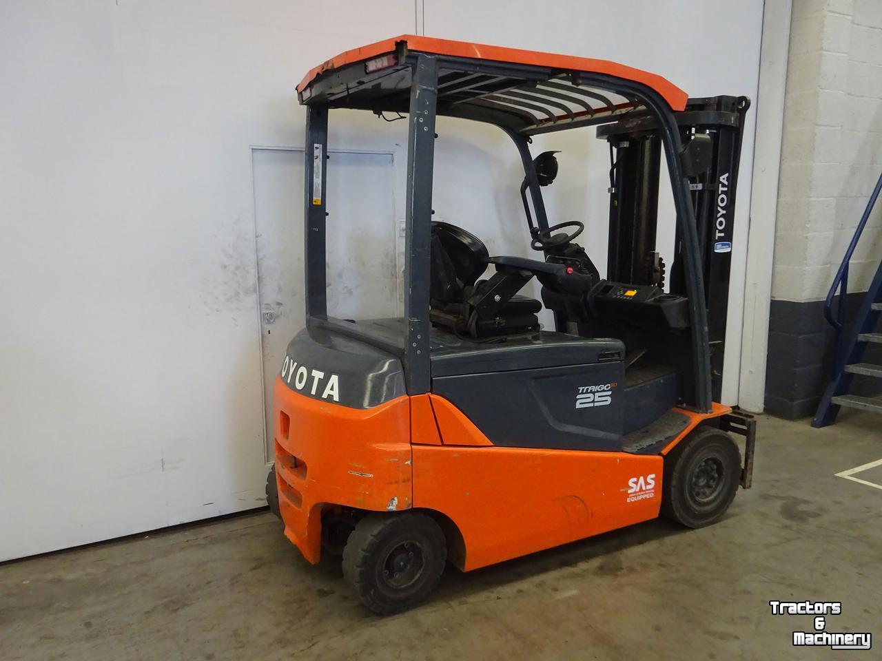 Chariot élévateur Toyota 8FBMT25