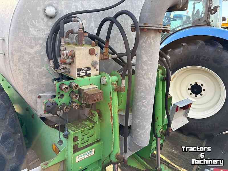 Tonneau de lisier Joskin 4-punts hef