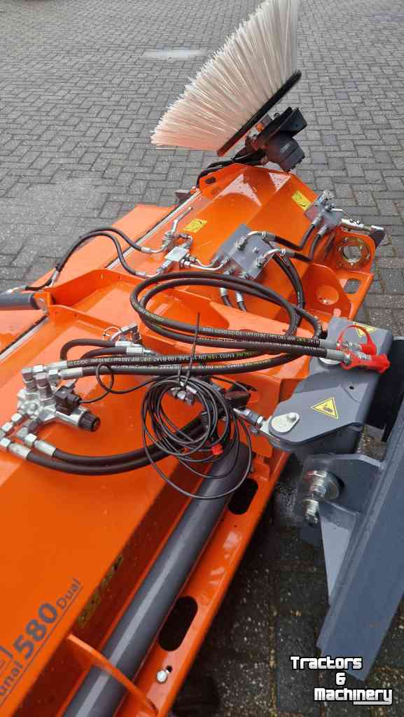 Balayeur Bema Kommunal 580 Dual