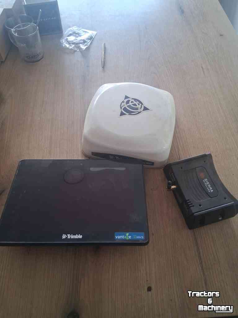 Systèmes et accessoires de GPS Trimble Gfx 750