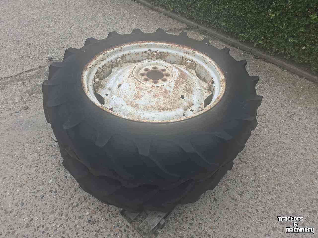 Roues, Pneus, Jantes, Barillets Jumelage Ford 12.4R34