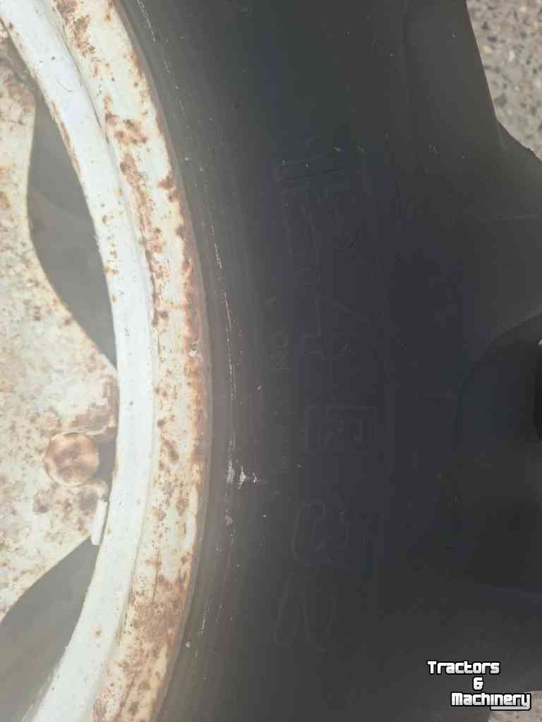 Roues, Pneus, Jantes, Barillets Jumelage Ford 12.4R34