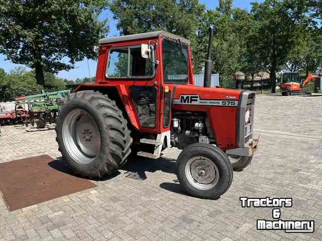 Tracteur Massey Ferguson 575