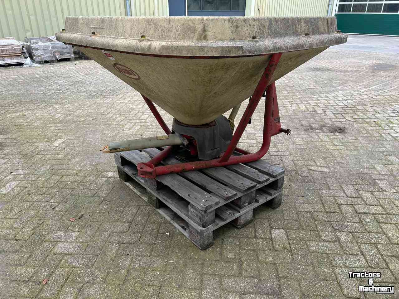 Distributeur d‘engrais Vicon Pendelstrooier