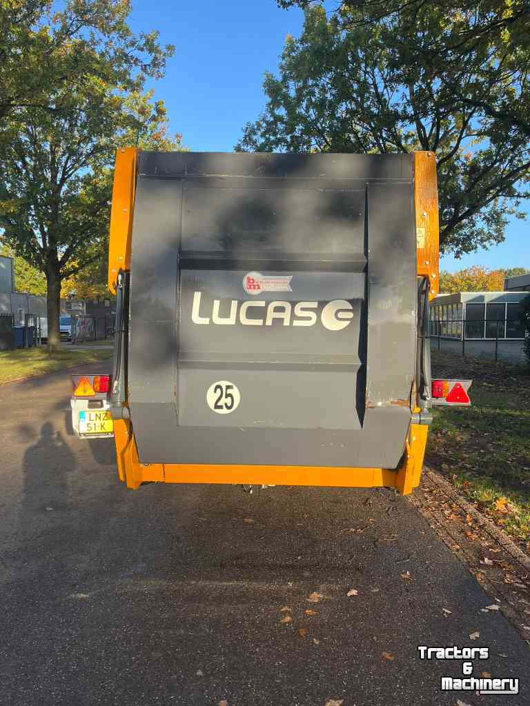 Distributeur de paille pour des logettes Lucas Castor 185 stroblazer