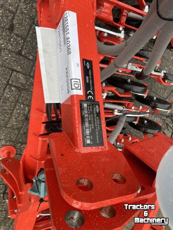 Semoir Kuhn ZAAIMACHINE VENTA TYPE BTF3000 24DD