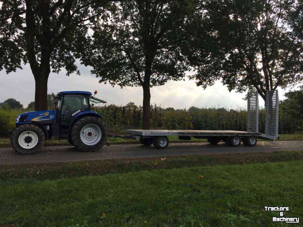 Semi-remorque surbaissé Heuvelmans Dieplader