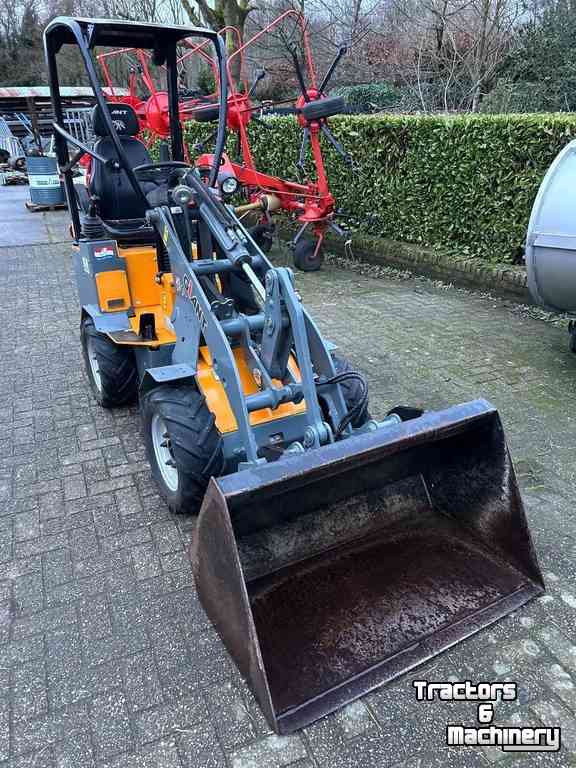 Chargeuse sur pneus Giant D254SW