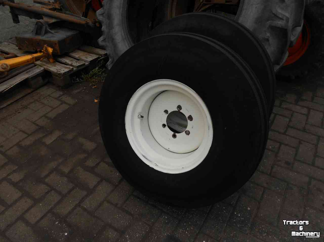 Roues, Pneus, Jantes, Barillets Jumelage Ford 10.00-16
