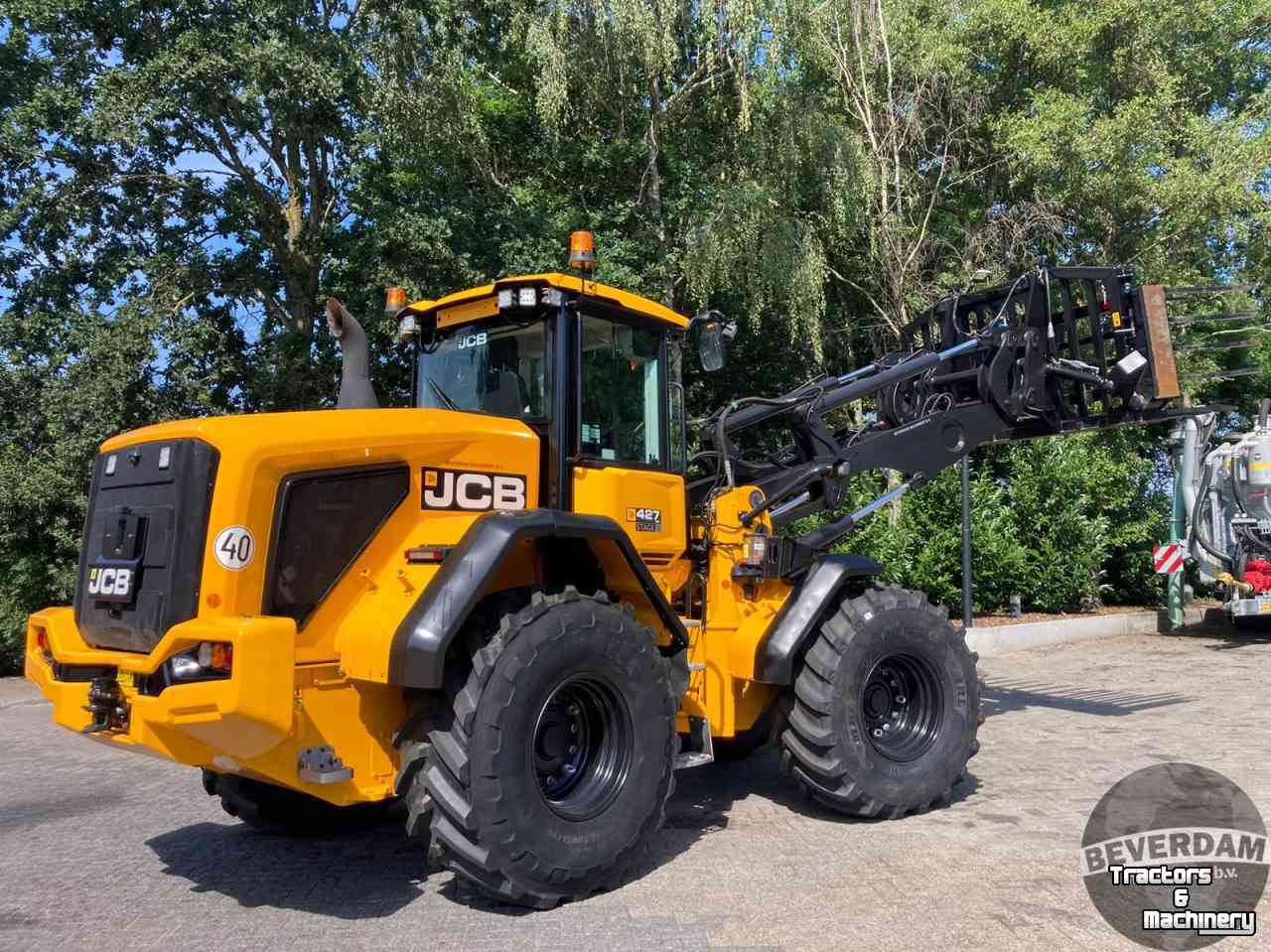 Chargeuse sur pneus JCB 427 STAGE V AGRI