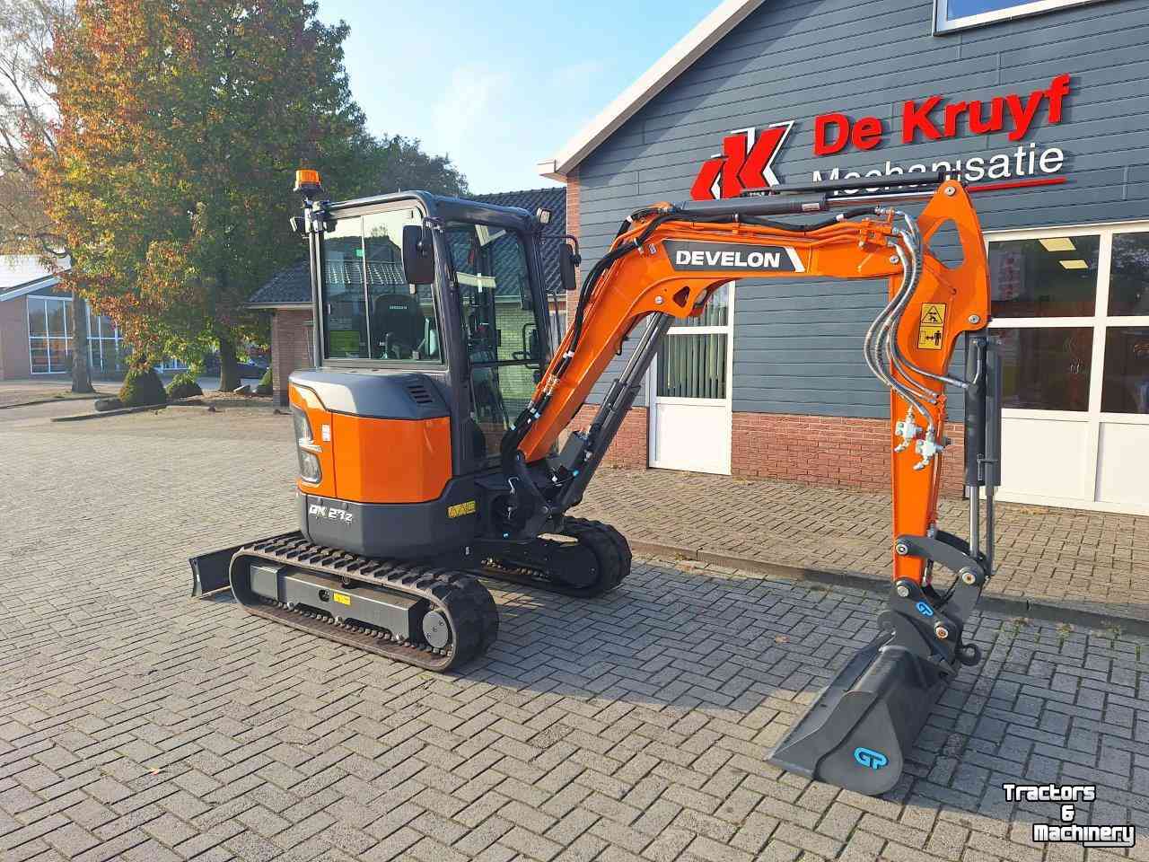 Mini pelleteuse Doosan Develon DX27Z-7