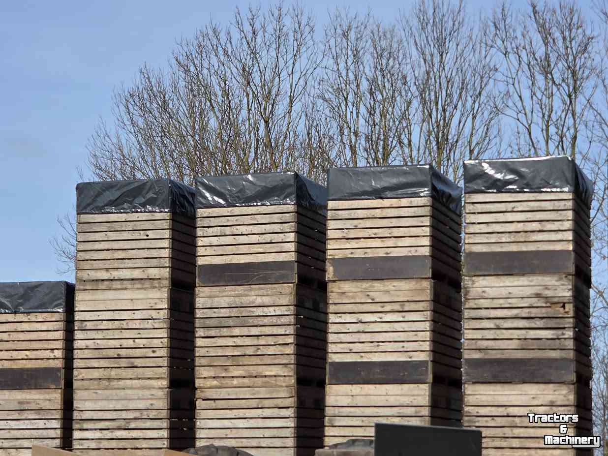 Caisses cubiques  Kistenafdekzeilen Nieuw