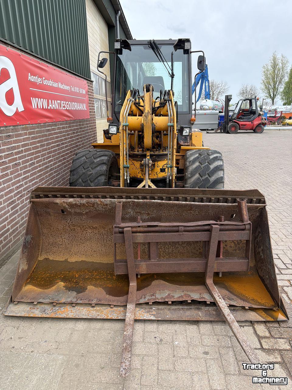 Chargeuse sur pneus Ahlmann AZ 85 shovel