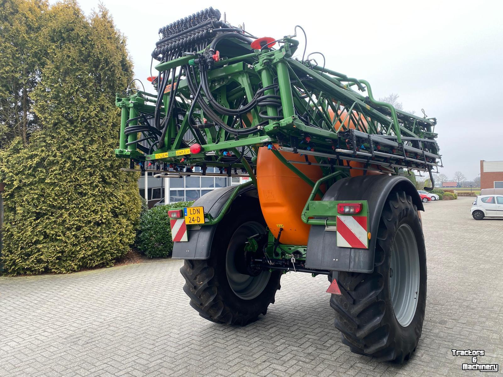 Pulvérisateur Amazone UX 5200 