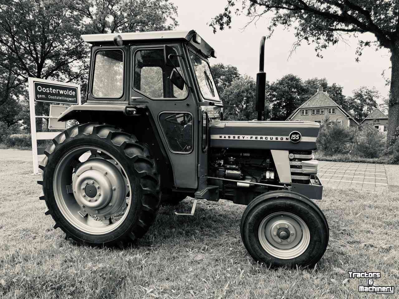 Tracteur Massey Ferguson 155 2WD Tractoren