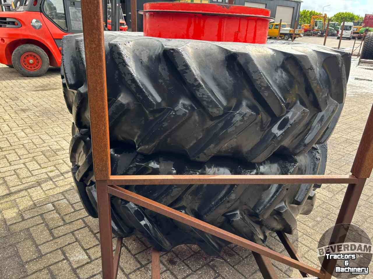 Roues, Pneus, Jantes, Barillets Jumelage Good Year 20.8R38 dubbellucht