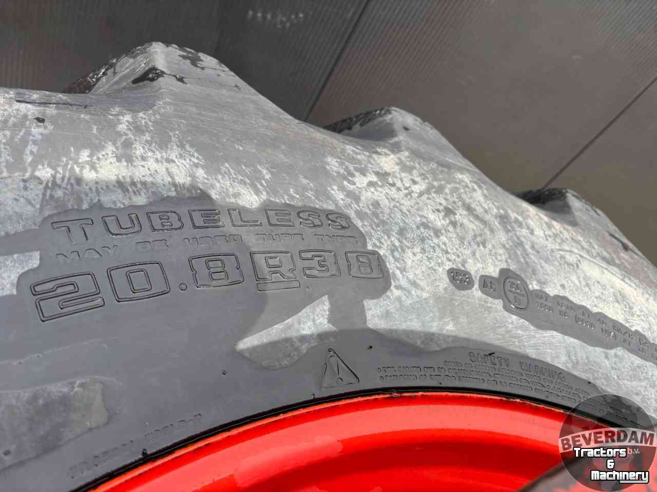 Roues, Pneus, Jantes, Barillets Jumelage Good Year 20.8R38 dubbellucht