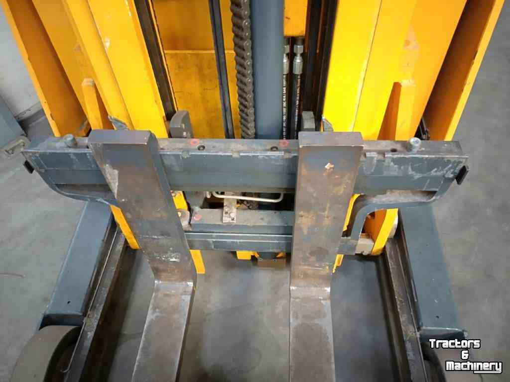 Rétractable Jungheinrich reachtruck ETV14