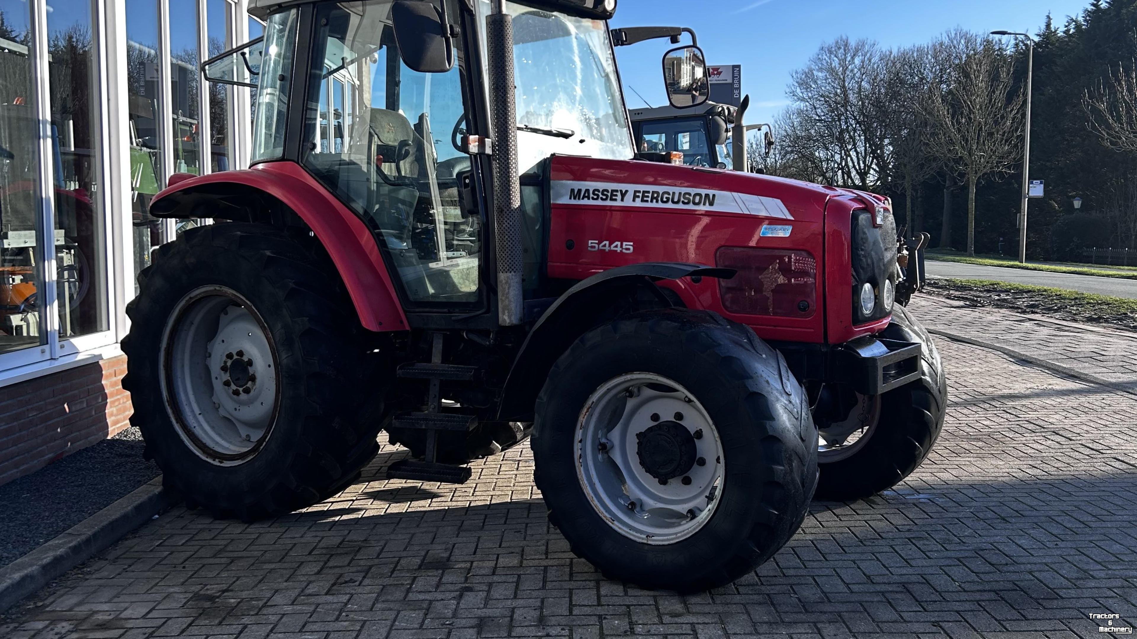 Tracteur Massey Ferguson 5445-4 DYNASHIFT