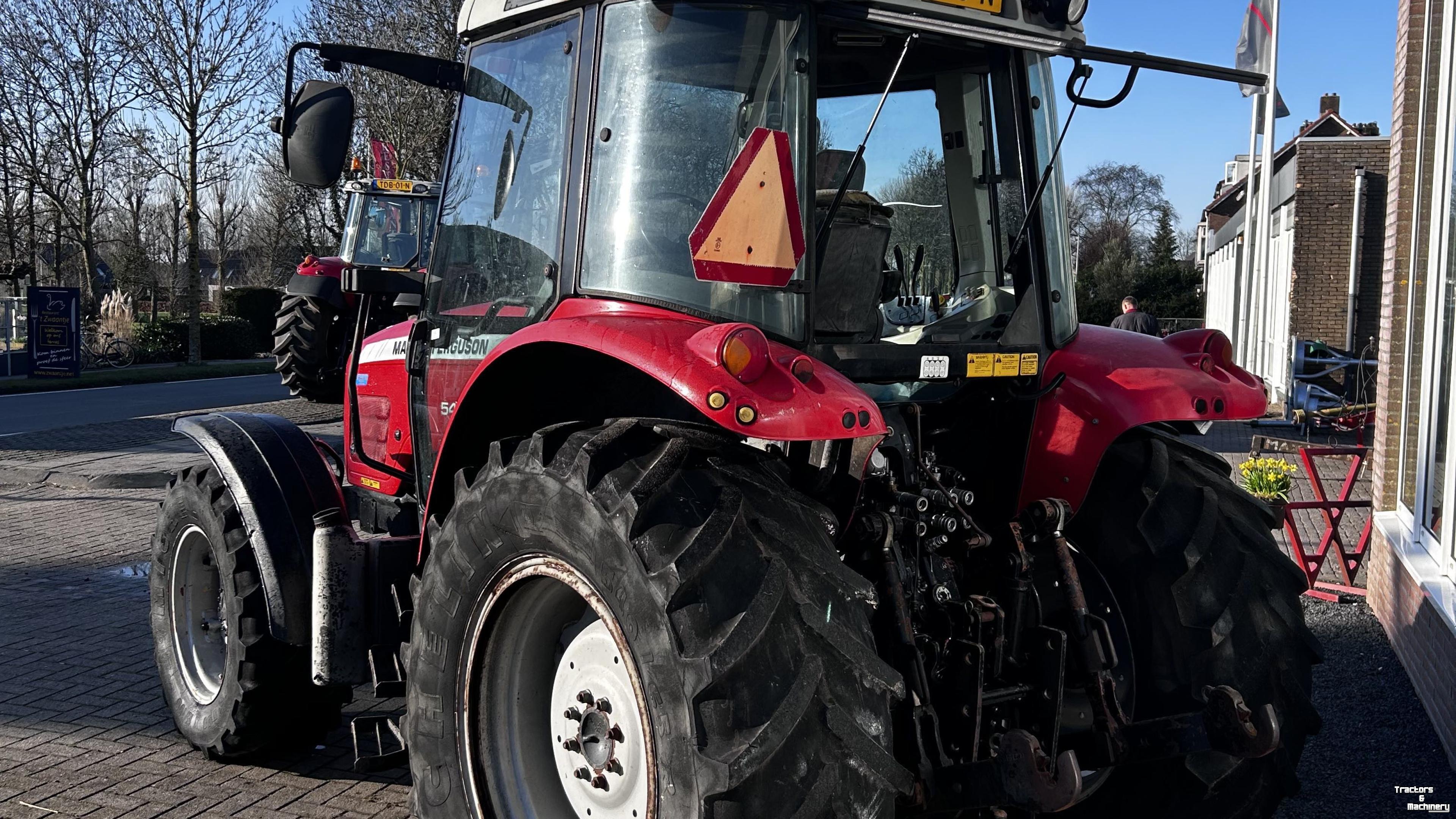 Tracteur Massey Ferguson 5445-4 DYNASHIFT