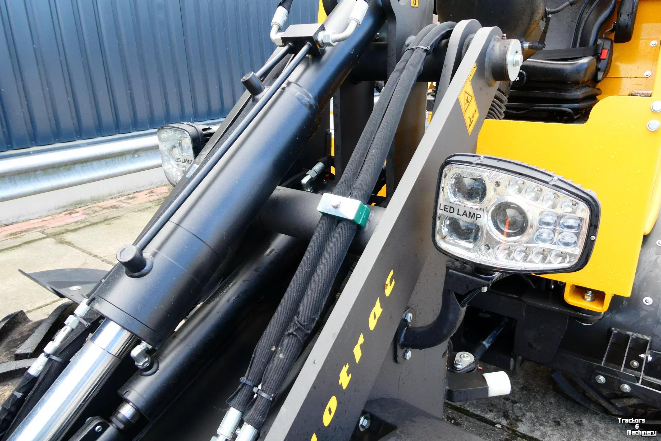 Chargeuse sur pneus Eurotrac Shovel W12F