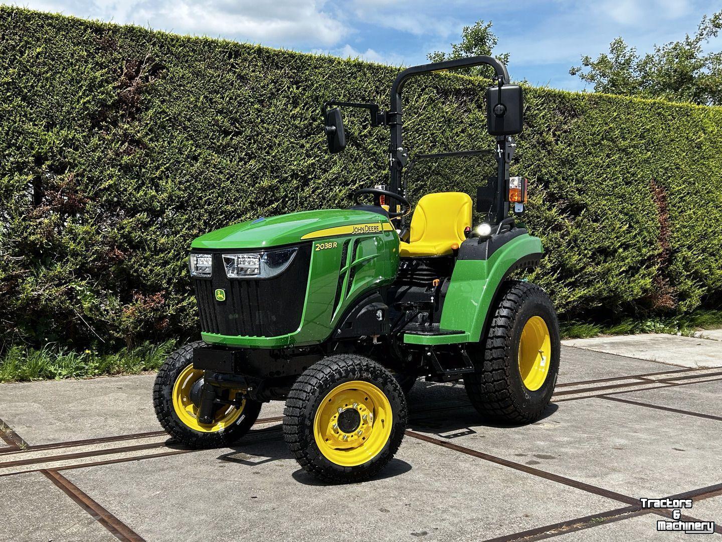 Tracteur pour vignes et vergers John Deere 2032R