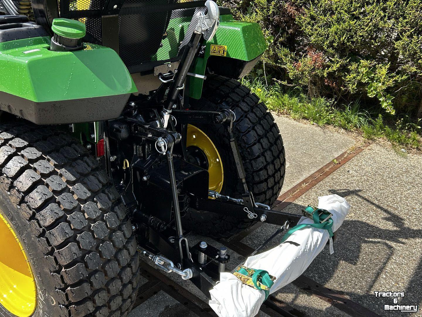 Tracteur pour vignes et vergers John Deere 2032R