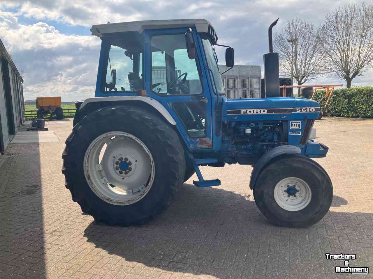 Tracteurs Ford 5610