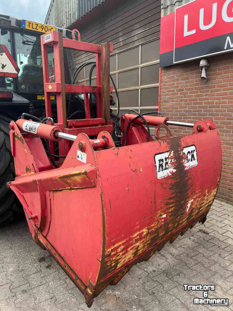 Coupe-blocs d'ensilage Redrock Kuilhapper hefmast voermachines