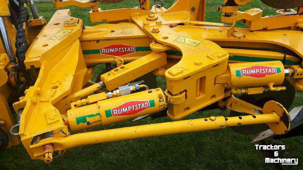 Charrues Rumptstad RPV 140 - 480V4 + 1