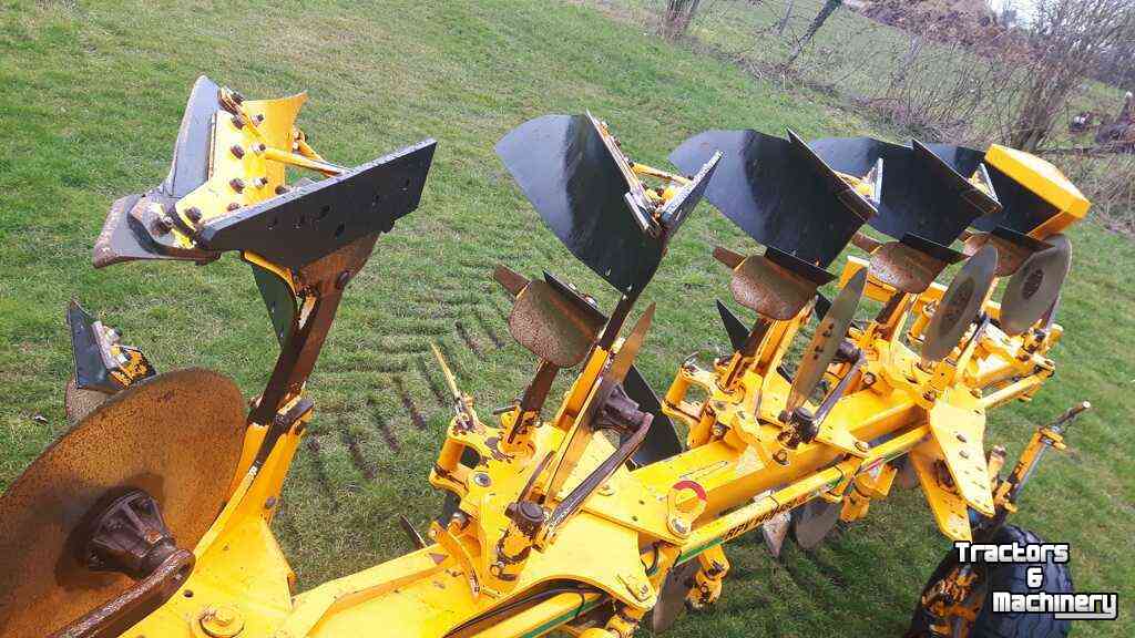 Charrues Rumptstad RPV 140 - 480V4 + 1