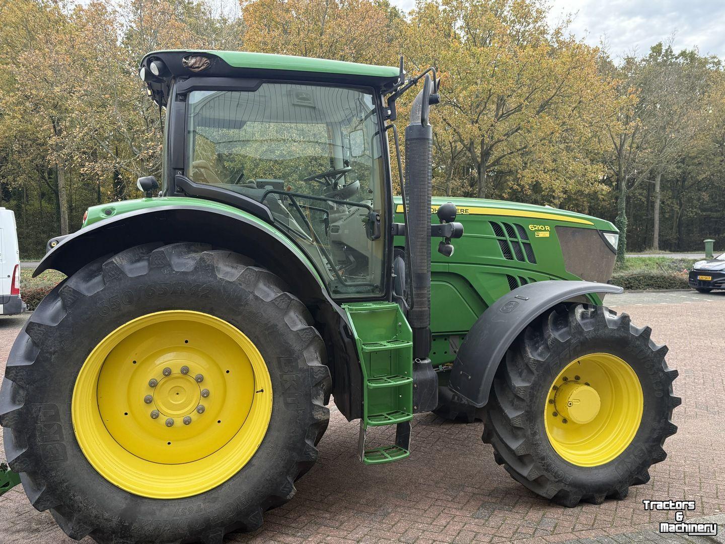 Tracteur John Deere 6210R