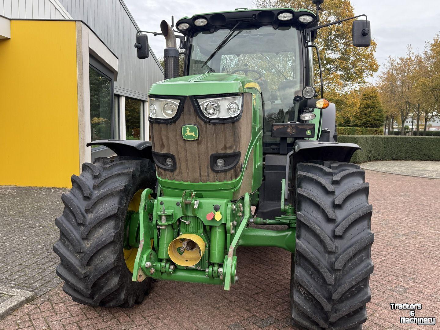 Tracteur John Deere 6210R
