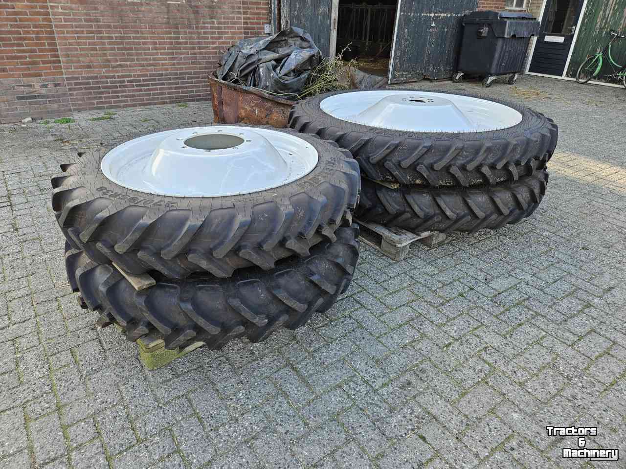 Roues, Pneus, Jantes, Barillets Jumelage  Bandenset New Holland TS 11.2R54 11.2R38