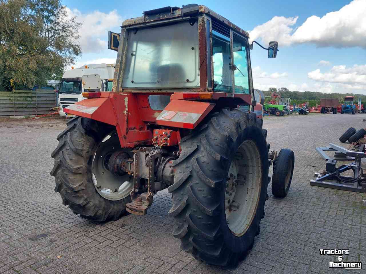 Tracteurs Massey Ferguson 698