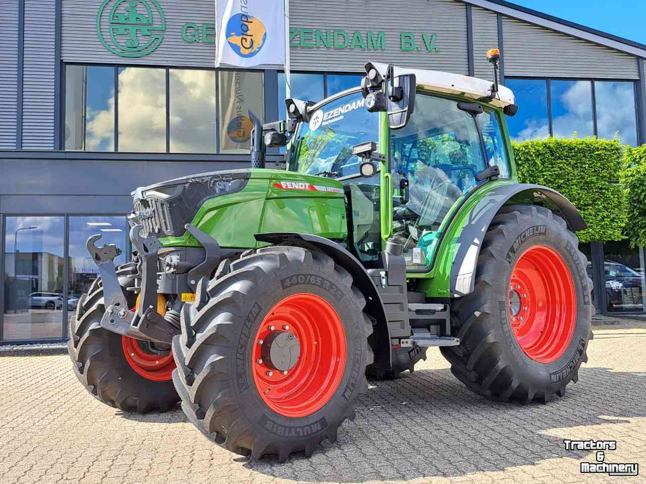 Tracteur Fendt 211