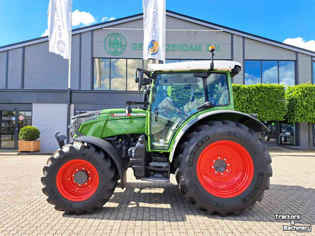 Tracteur Fendt 211