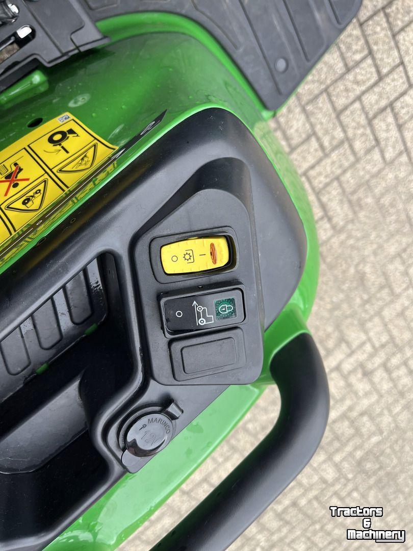 Tracteur pour vignes et vergers John Deere 3038E