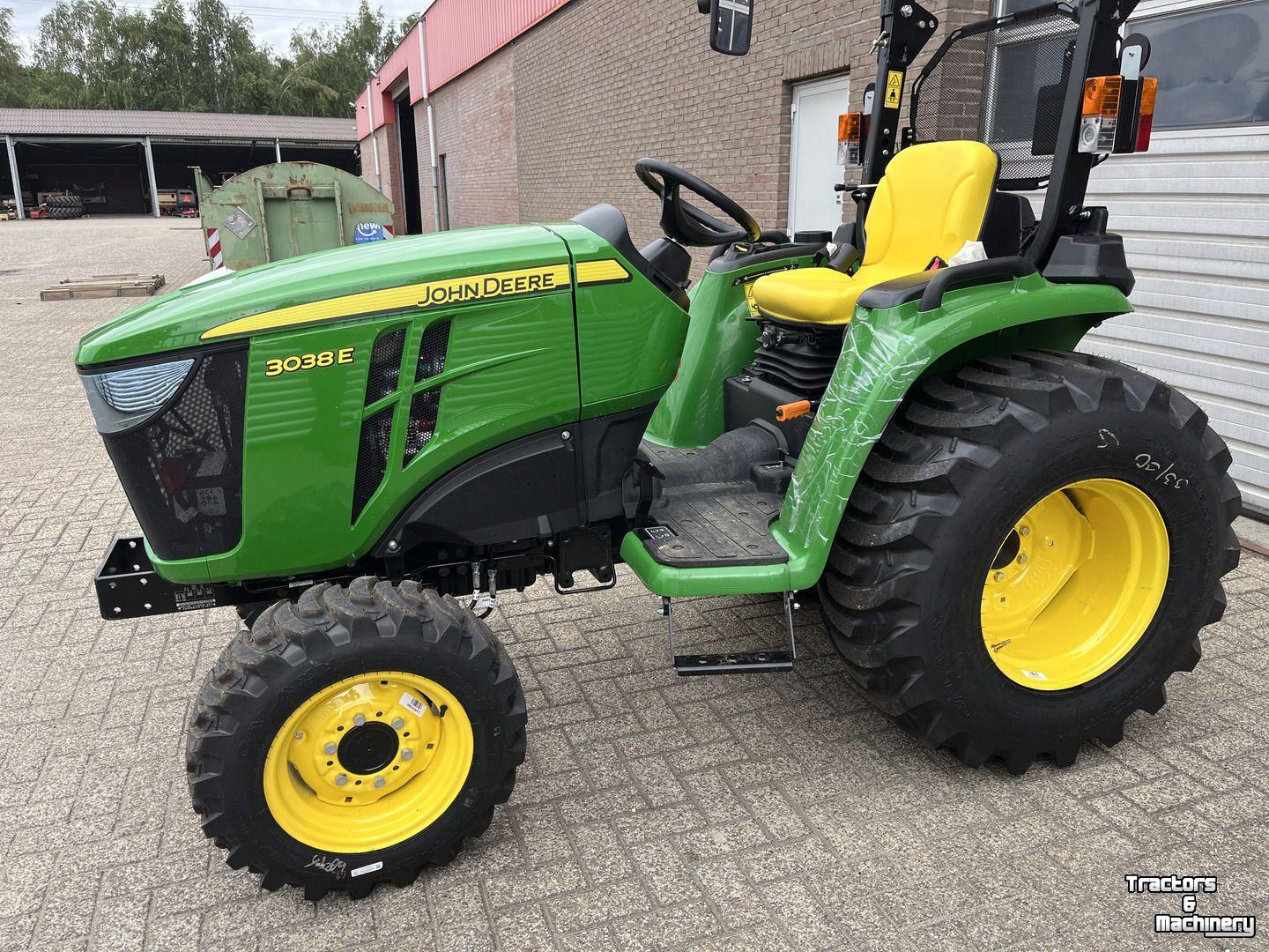 Tracteur pour vignes et vergers John Deere 3038E