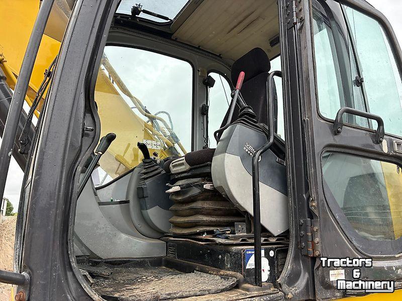 Pelleteuse New Holland E195B LC