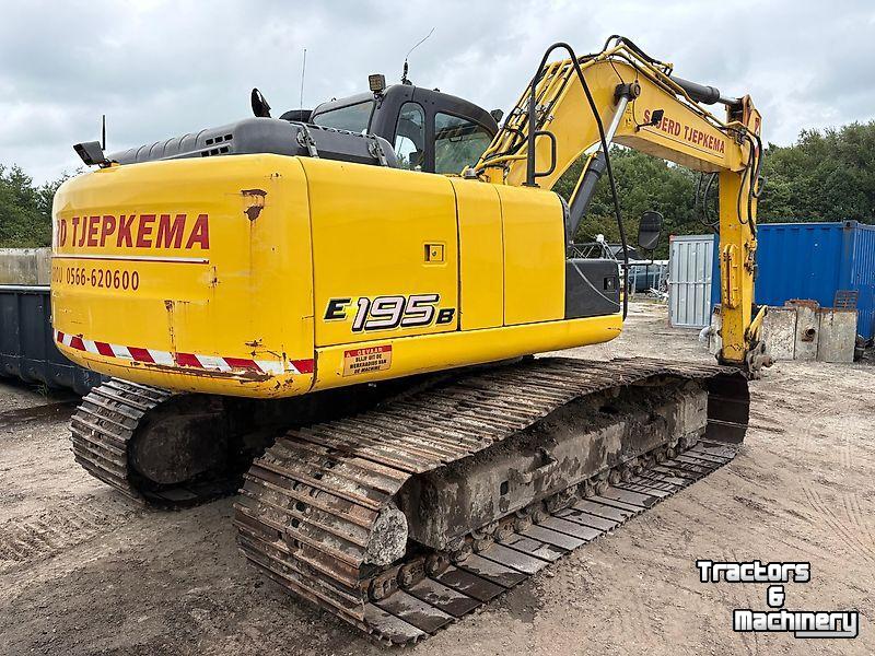 Pelleteuse New Holland E195B LC